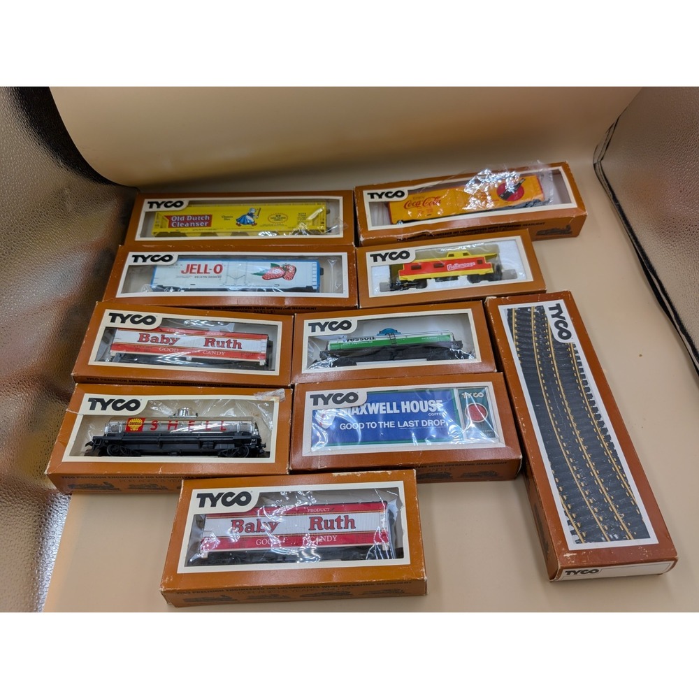 Tyco Train Cars Lot W Track & Billboard Whistle 10 Pcs Baby Ruth Jell-o Shell